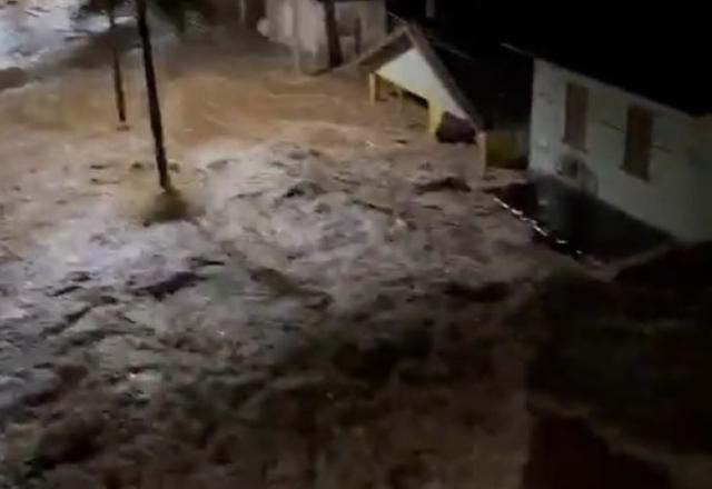 Imagem da noticia Ciclone no RS: prefeitura de Roca Sales pede que moradores subam no telhado