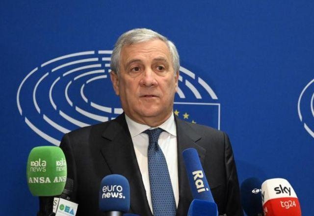 Imagem da noticia Itália pede reunião com ministros da UE para falar sobre crise migratória