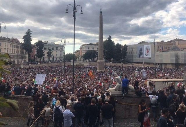 Imagem da noticia Confrontos em manifestações na Itália deixam presos e feridos