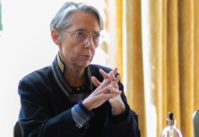 Imagem da noticia "Abandonar sanções seria abandonar Ucrânia", diz premiê francesa