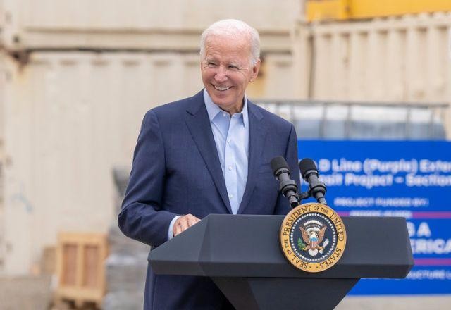 Biden promete legislação sobre aborto como prioridade em janeiro de 2023