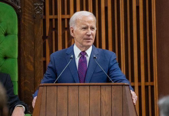 Imagem da noticia Biden volta a pedir que Congresso aprove proibição de armas de assalto