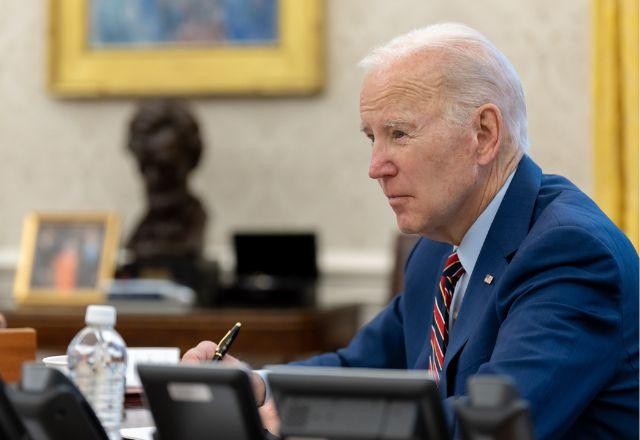 Imagem da noticia Popularidade de Biden avança lentamente e aprovação fica em 40%