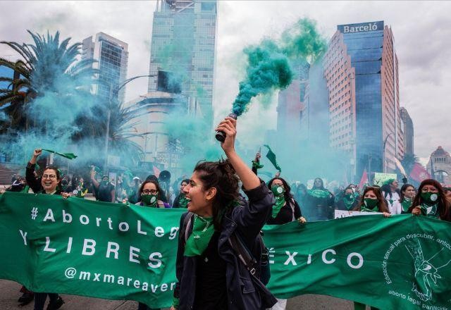 Imagem da noticia Mulheres saem às ruas pedindo direito ao aborto na América Latina