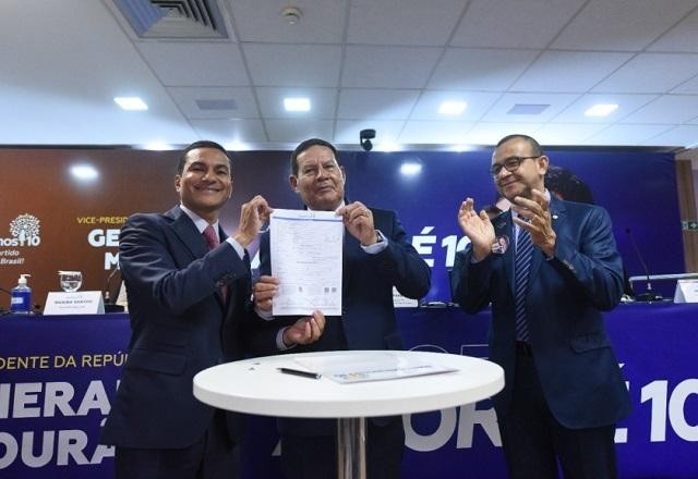 Imagem da noticia Mourão se filia ao Republicanos e confirma pré-candidatura a senador