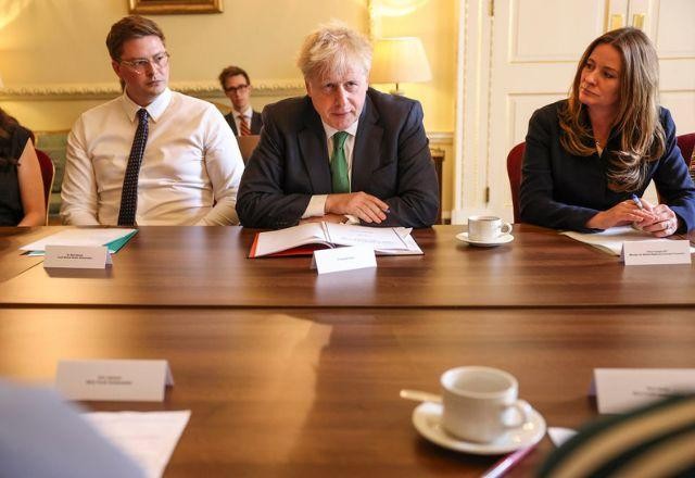 Imagem da noticia Após partygate, Boris Johnson enfrenta votação no Parlamento