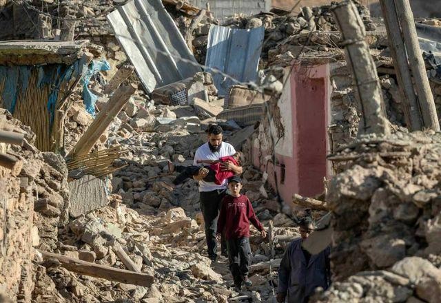 Imagem da noticia Número de mortos após terremoto no Marrocos sobe para 2,1 mil