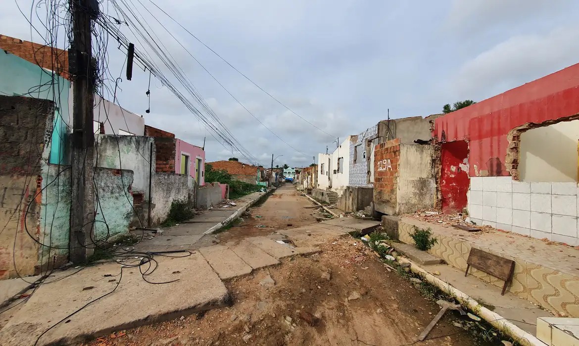 Imagem da noticia SBT News na TV: solo de Maceió tem movimentação de 10,8 cm