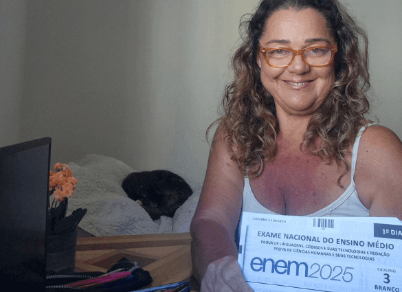 Imagem da noticia Enem 2025 tem salto de 191% em inscrições de 60+: "Enquanto houver meta, é hora de estudar"