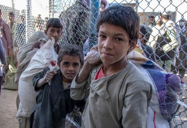 ONU faz apelo recorde de US$ 4 bi para ajudar moradores do Afeganistão