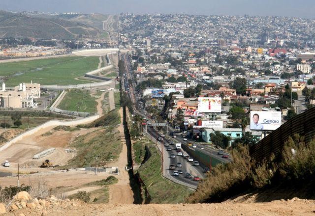 Imagem da noticia Após 20 meses, EUA reabrem fronteiras terrestres com México