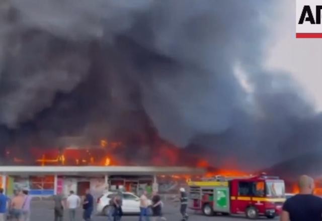 Imagem da noticia Rússia ataca shopping com mais de mil pessoas na Ucrânia