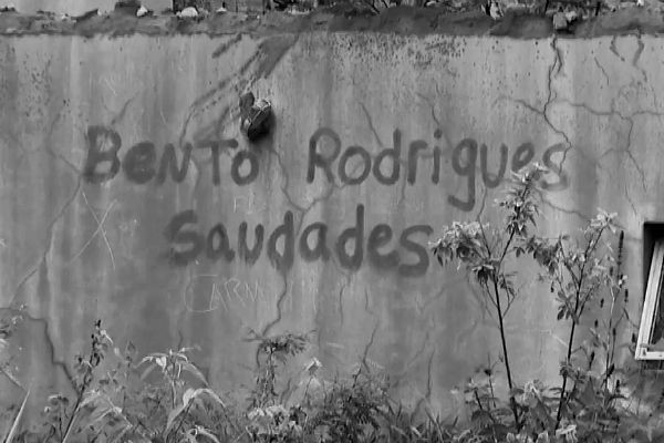 Imagem da noticia Um ano após tragédia, moradores aguardam reconstrução de Bento Rodrigues
