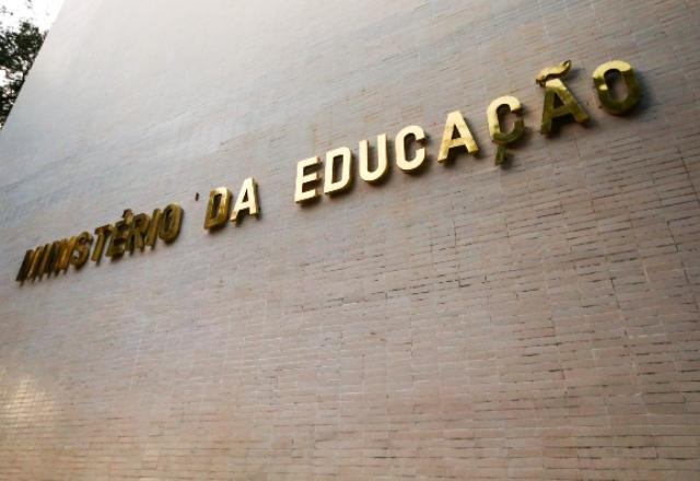 Imagem da noticia Governo volta atrás e zera caixa de universidades e institutos federais
