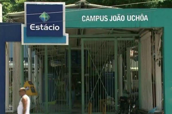 Universidades demitiram mais de 700 professores em São Paulo e no RJ