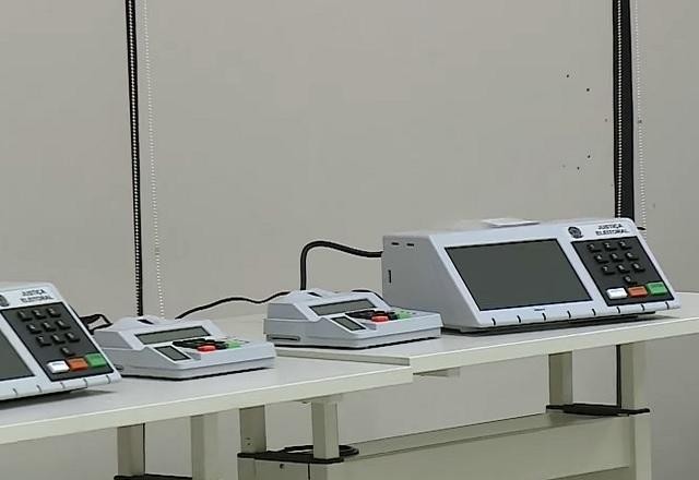 Imagem da noticia TSE libera para inspeção comandos de programas das urnas eletrônicas