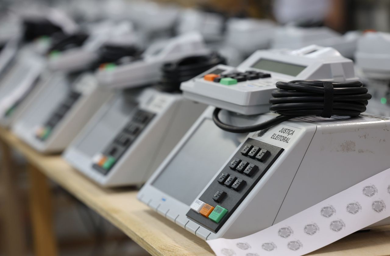 Imagem da noticia TSE conclui teste público de segurança das urnas para as eleições de 2026