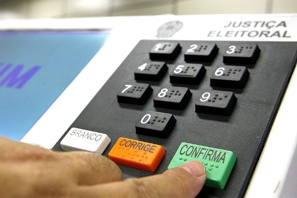 Imagem da noticia Urnas eletrônicas passam pelos últimos ajustes em todo o país