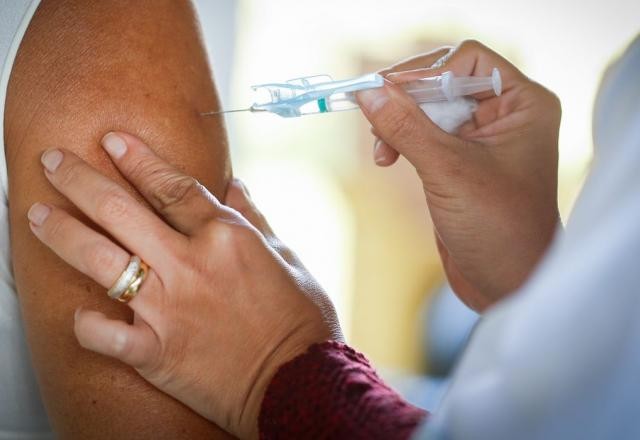 Mais de 100 milhões de brasileiros receberam 1ª dose da vacina