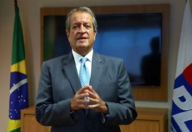 Imagem da noticia Bolsonaro será presidente de honra do PL, anuncia Valdemar Costa Neto