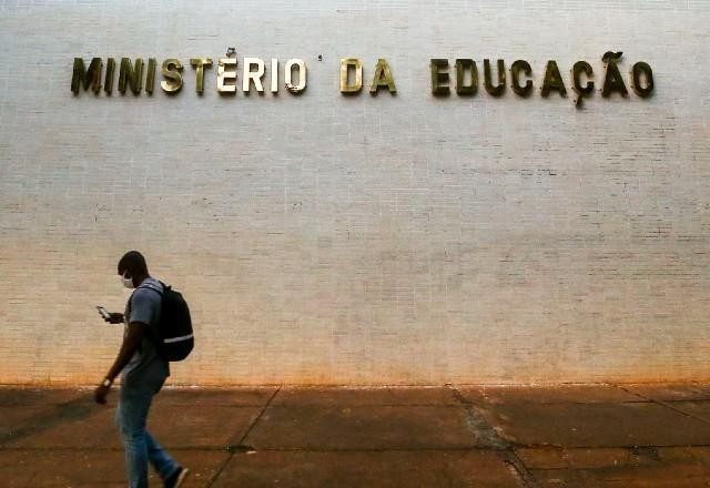 MEC anuncia desbloqueio de R$ 2 bilhões em orçamento de universidades