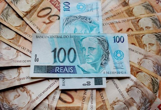 Salário mínimo em novembro deveria ter sido de R$ 5.289,53, aponta pesquisa