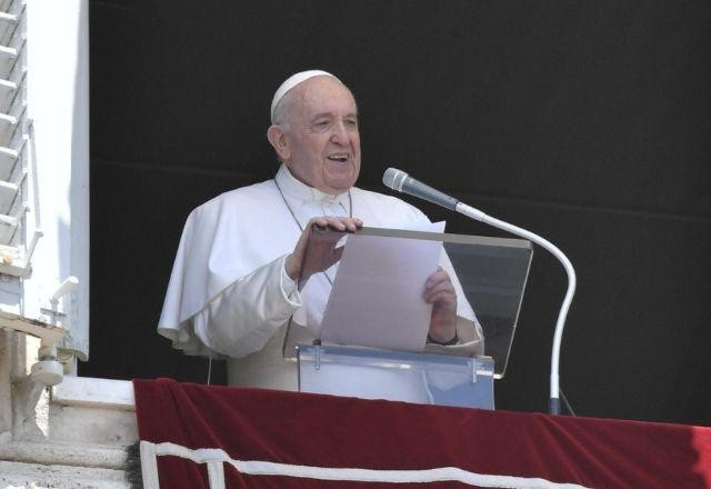 Imagem da noticia Papa Francisco se direciona à Putin e Zelensky e pede fim da guerra