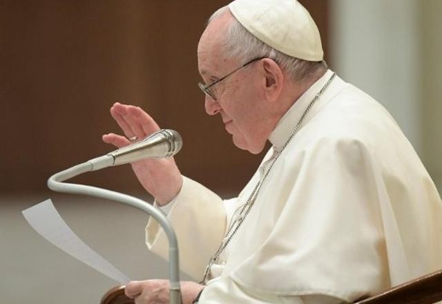 Imagem da noticia Papa Francisco compara guerra na Ucrânia com extermínio de judeus