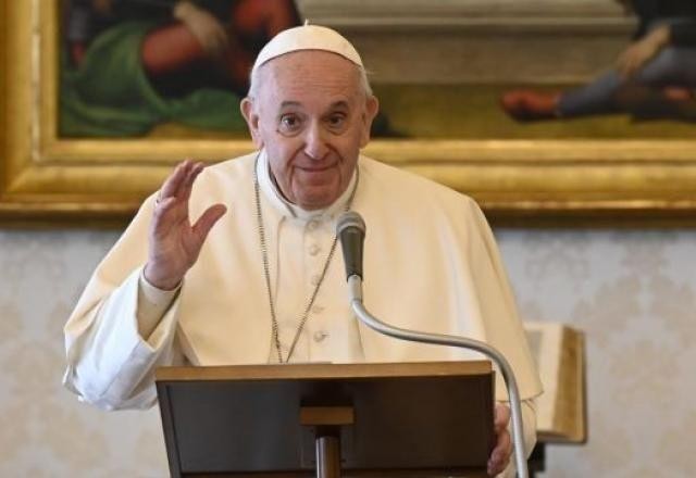 Imagem da noticia Um mês após cirurgia, papa Francisco retoma audiência com fiéis