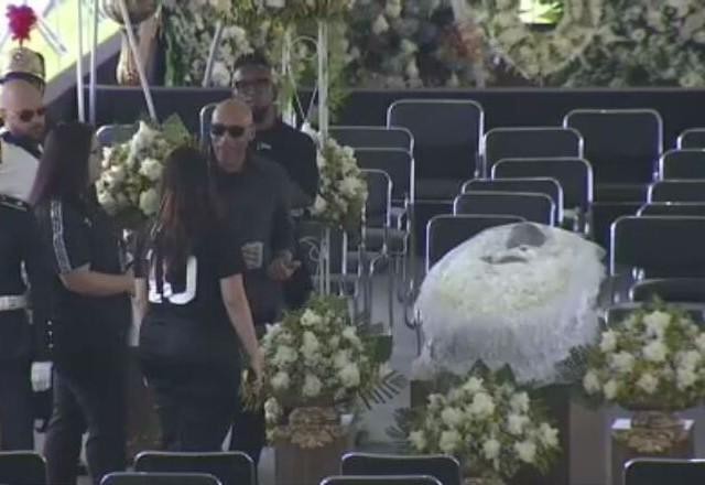 Imagem da noticia Fila do velório de Pelé é encerrada, em Santos