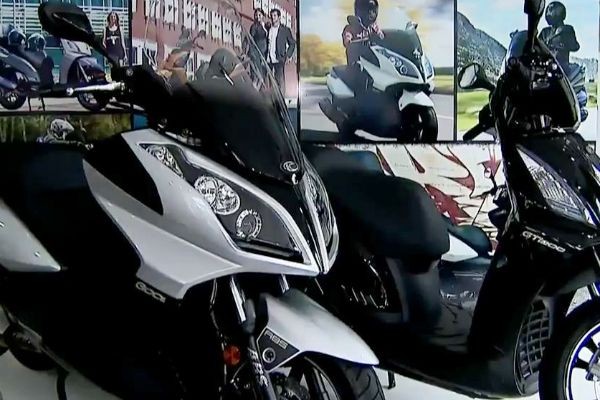 Venda de scooters cresce 60% e movimenta setor de motocicletas