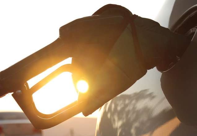 Venda direta de etanol pode baratear preço dos combustíveis, diz Bolsonaro