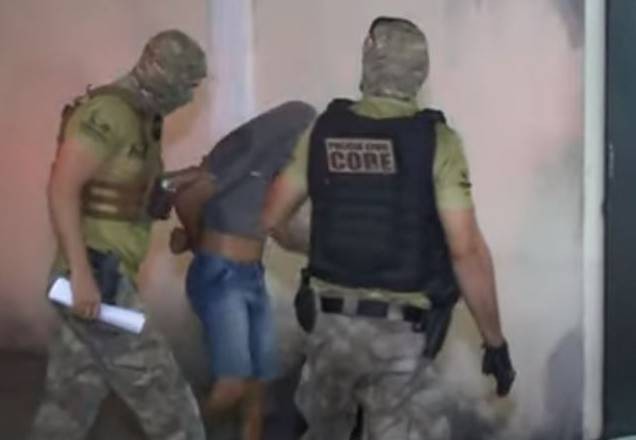 Imagem da noticia Vendedor ambulante que teve carrinho de frutas virado por PM é preso