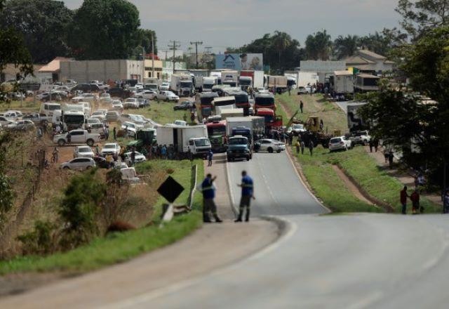 Imagem da noticia Veja quem foi intimado pelo STF por bloqueios que param o país