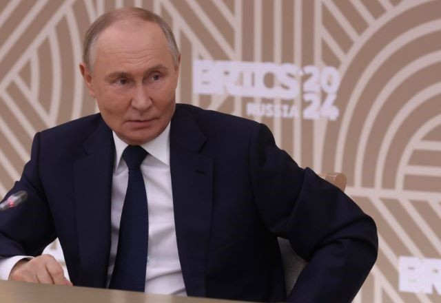 Alvo de mandado de prisão, Putin diz que não vem à cúpula do G20 no Brasil