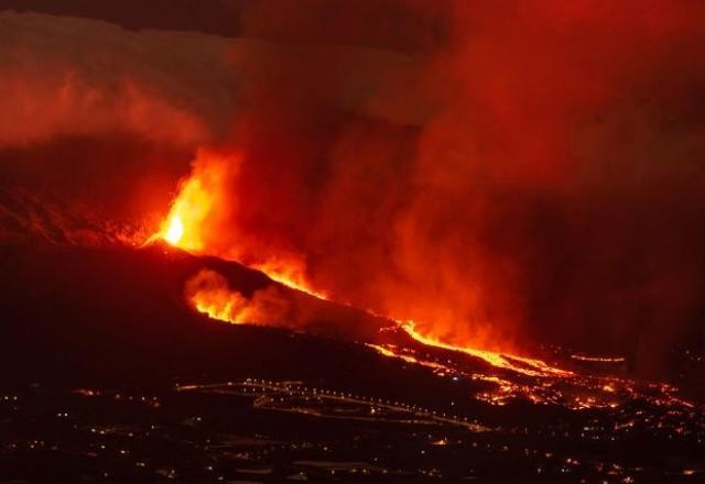 Imagem da noticia Vulcão Cumbre Vieja: terremotos atingem ilha e 500 famílias estão sem casa