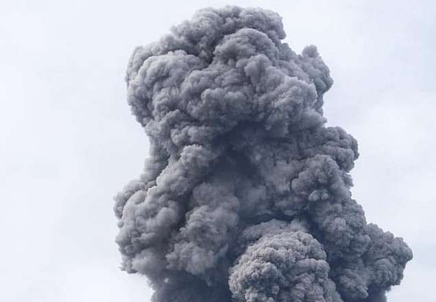 Imagem da noticia Vulcão na Indonésia entra em erupção pela segunda vez em 3 dias