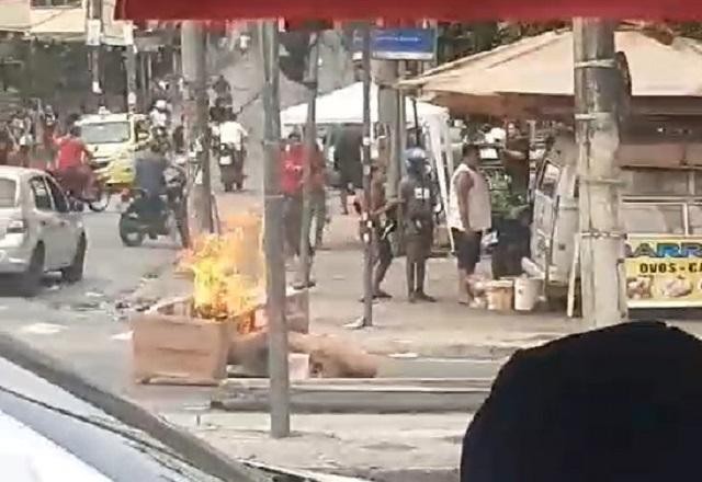 Imagem da noticia Manifestantes fecham avenida na Zona Oeste do Rio de Janeiro