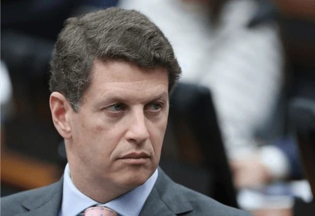 Ricardo Salles deixa PL e volta ao Novo para concorrer ao Senado em 2026