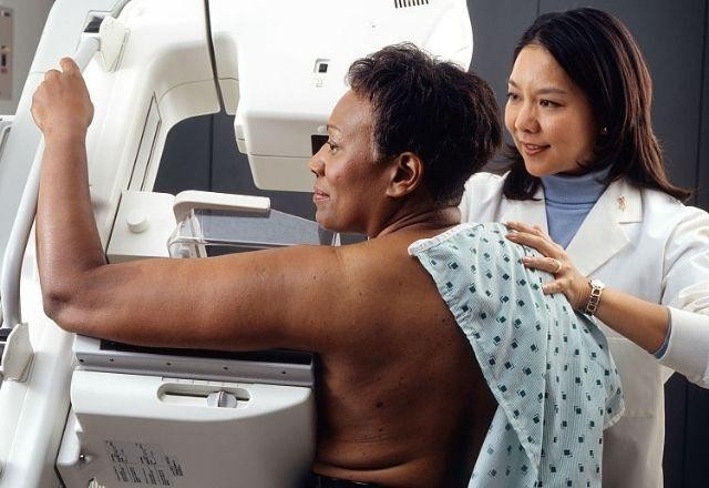 Imagem da noticia Mulheres negras têm mais chances de morrer com câncer de mama do que brancas
