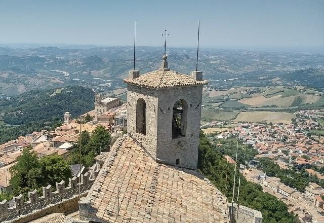 San Marino estuda cobrar tratamento de quem negar tomar a vacina