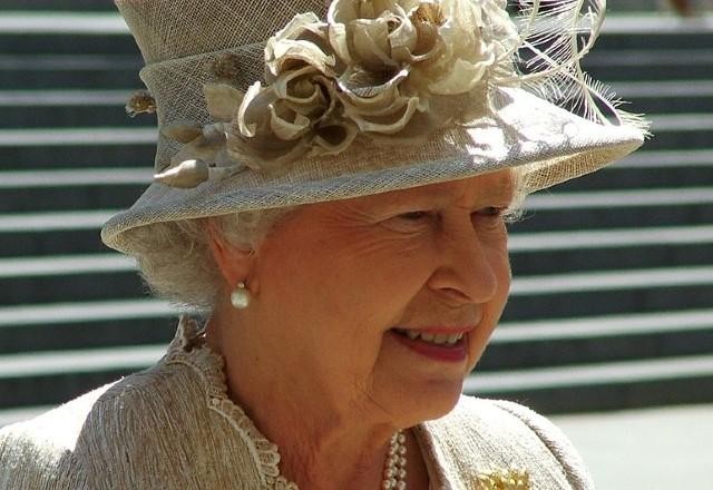 Imagem da noticia Rainha Elizabeth e Príncipe Philip são vacinados no Reino Unido