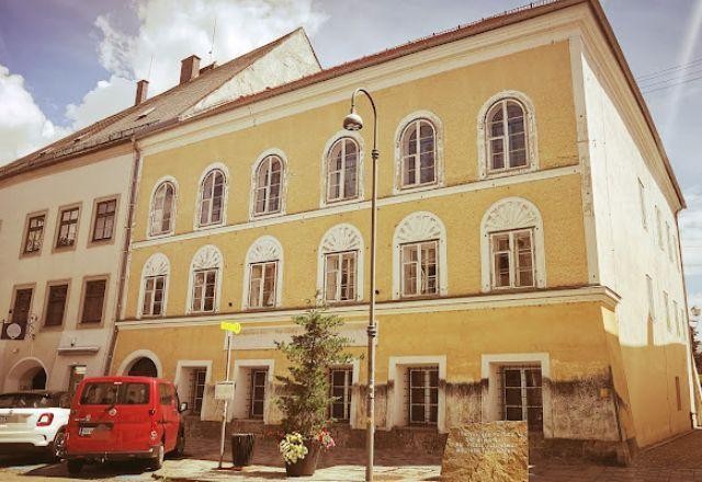 Imagem da noticia Casa onde Hitler nasceu será transformada em centro policial