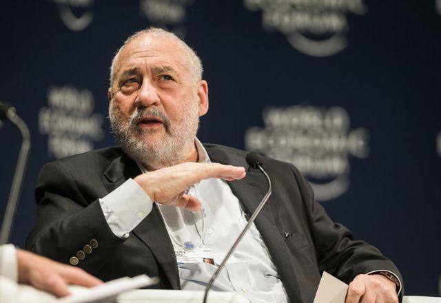 Imagem da noticia Vencedor do Nobel de Economia defende elevar taxação de mais ricos