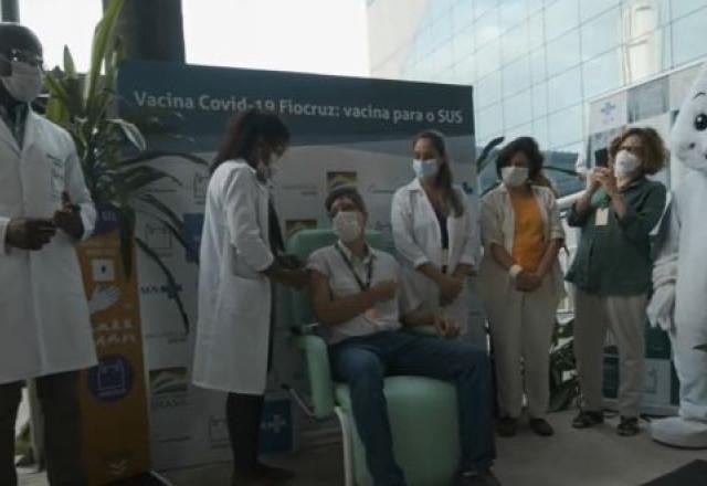 Imagem da noticia Primeiras doses da vacina de Oxford são aplicadas no Rio de Janeiro