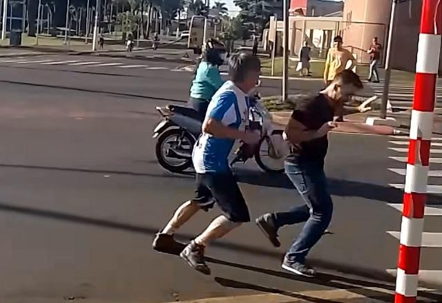 Imagem da noticia Vídeo: Arthur do Val é agredido por ex-deputado Boca Aberta em Londrina (PR)