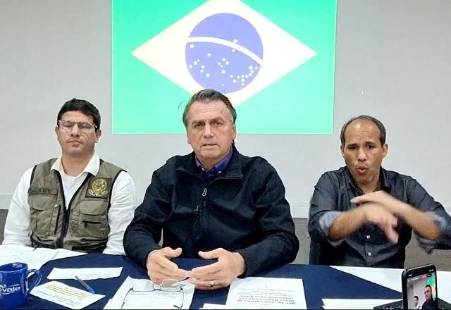 Imagem da noticia "Boto a mão no fogo pelo Milton Ribeiro", afirma Bolsonaro
