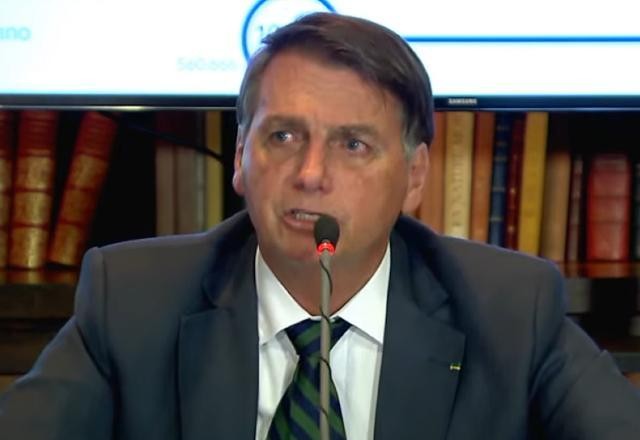 Imagem da noticia YouTube remove live de Bolsonaro com denúncias desmentidas sobre urnas