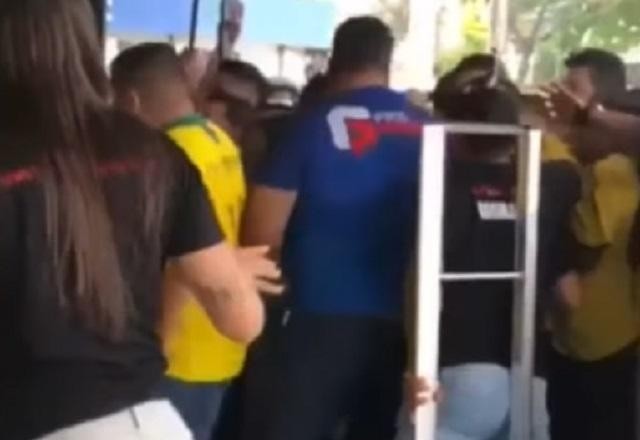 Imagem da noticia Açougue promete picanha por R$ 22 a quem vestir camisa do Brasil e gera confusão