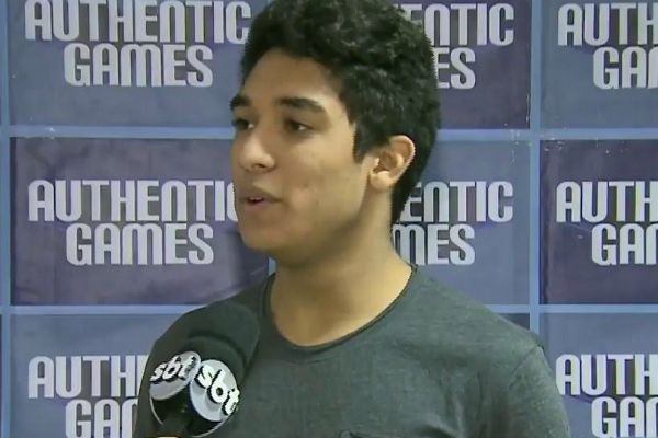 Imagem da noticia Youtuber que faz sucesso com vídeos de jogos atrai fãs em Brasília